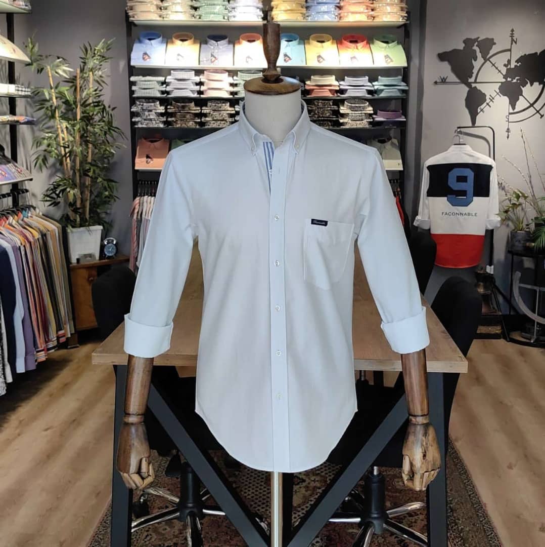 chemise blanche de la marque Façonnable